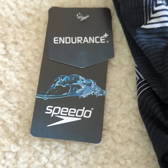 New Speedo Endurance+, Black/White, Size 20 - Picture 5 of 7